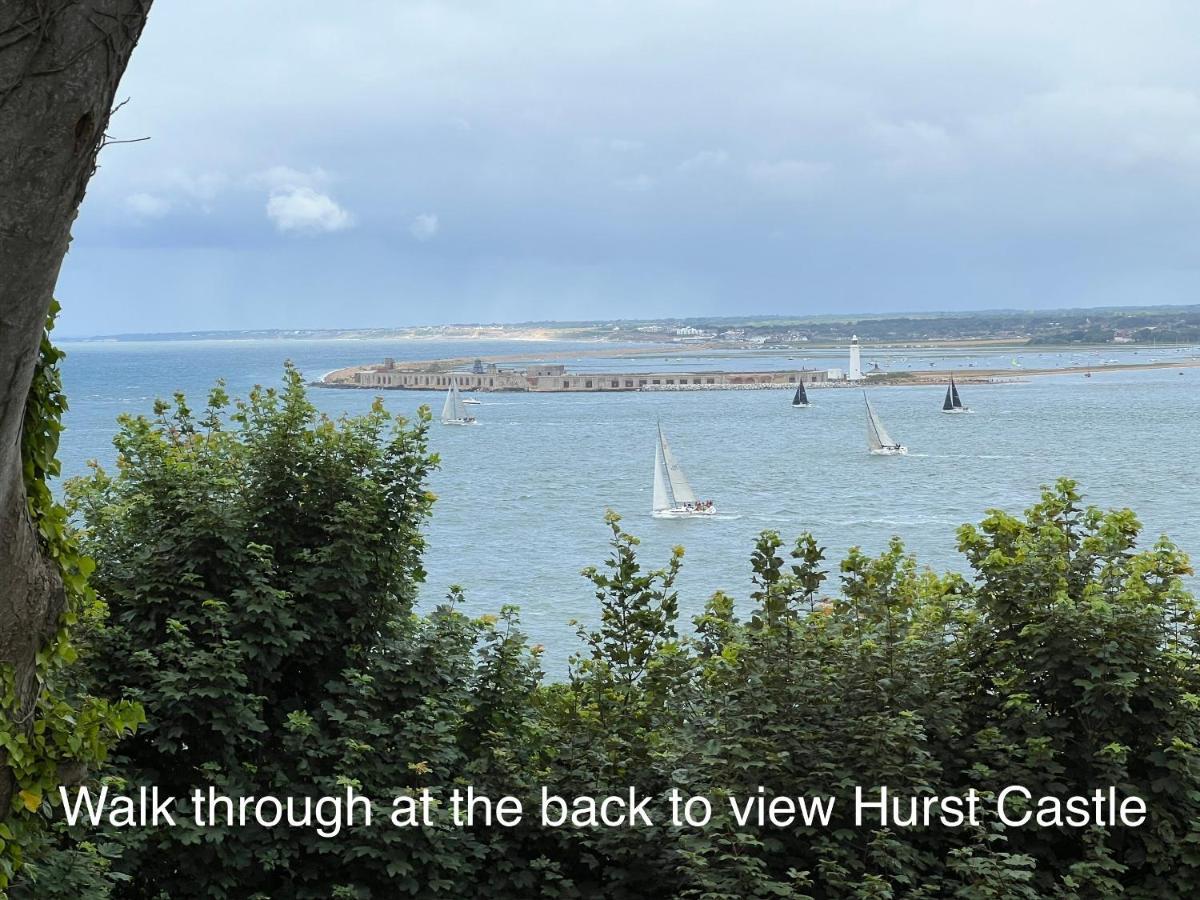 Valley View Self-Catering Coastal Bungalow In Rural West Wight Freshwater Ngoại thất bức ảnh
