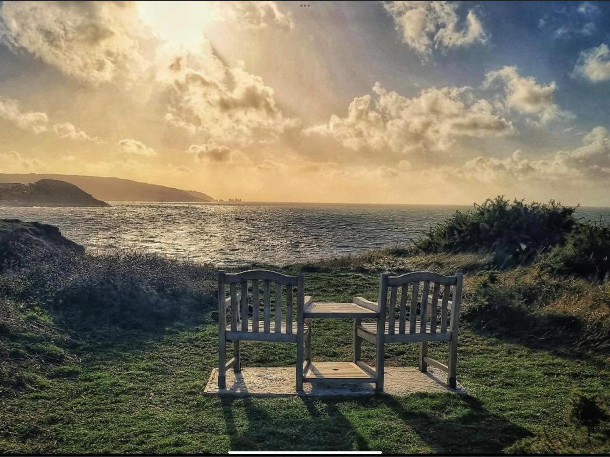 Valley View Self-Catering Coastal Bungalow In Rural West Wight Freshwater Ngoại thất bức ảnh